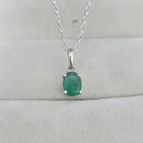 Collana con ciondolo - , in