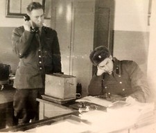 Foto telefono fumatori soldati