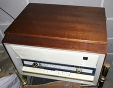 Radio e Giradischi PHONOLA, VINTAGE, funzionante anni50. Modello 696.