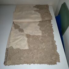 Tovaglia da tavolo servizio da 12  in lino ricamo e pizzi  ricami della nonna