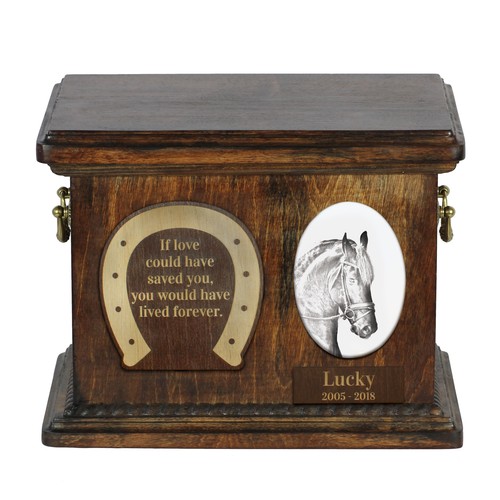 Cavallo frisone urna legno - di,