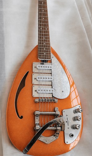 Chitarra elettrica goccia - chitarra, a
