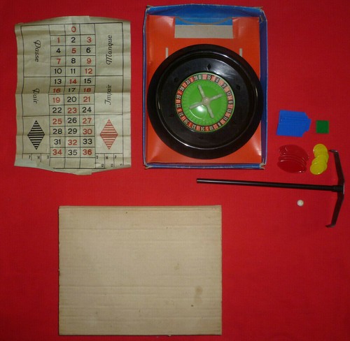 Vecchio gioco tavolo - vecchio,