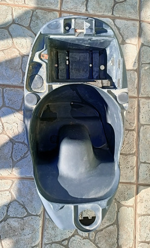 Vano carena sottosella sotto - carena,