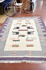 Tappeto Leggero Bordo Viola Raffiguranti Alpaca 117x223cm