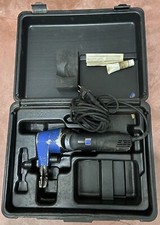 Roditrice taglia lamiera e acciaio.