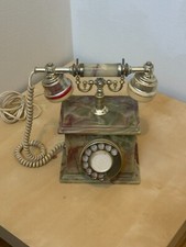 Antico telefono rotante