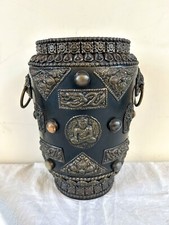 VASO IN LEGNO ORIENTALE CON OTTONE E PIETRE DURE