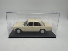DIE CAST 1/24 " MERCEDES 200 D