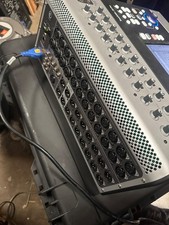 Mixer digitale QSC TouchMix 30