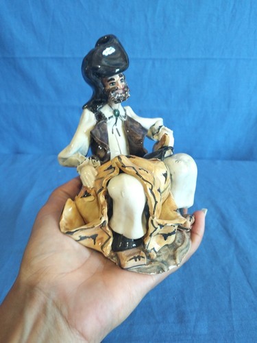 Scultura sarda uomo - uomo, ceramiche