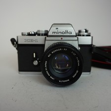 MINOLTA XE-1 con obiettivo