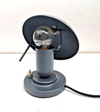 Lampada da tavolo a forma di