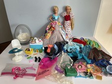Lotto di 2 bambole Barbie con