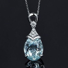 Collana con ciondolo moda