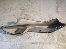 PAVIMENTO DESTRO PER PIAGGIO X9 250 EVOLUTION DEL 2005 (e18199)
