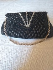 pochette nera con perline nere e strass argentati