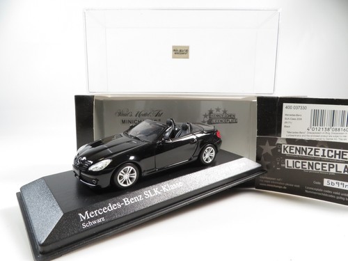 Minichamps 400037330 - 1:43,