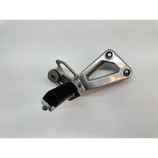 PEDANA PEDALINA POSTERIORE DESTRA DX SUZUKI BANDIT 1200 S V719 GV75A 1995-2000