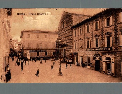 Arezzo piazza umberto - piazza, l°