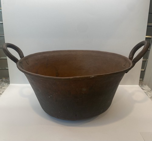 Antica grande pentola