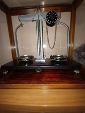 Antica bilancia di precisione per Farmacia