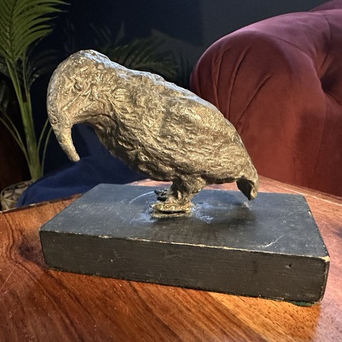 Antica scultura uccellino