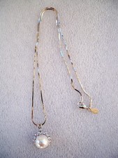 COLLANA IN ACCIAIO RODIATO CON CIONDOLO PERLA E BRILLANTINI