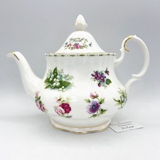 Teiera Grande in porcellana Royal Albert con mesi Flower of the Month The 