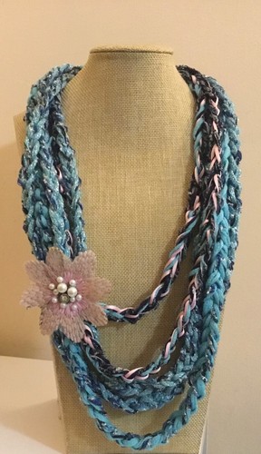 Collana fatta mano - mano,,
