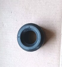 AUTO D' EPOCA GOMMINO DIAMETRO ESTERNO MM 33 FORO MM 17 (NUOVO VEDI FOTO MISURE)