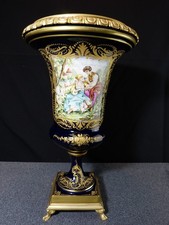 Vase Médicis en porcelaine