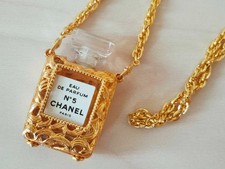 collana catena oro profumo