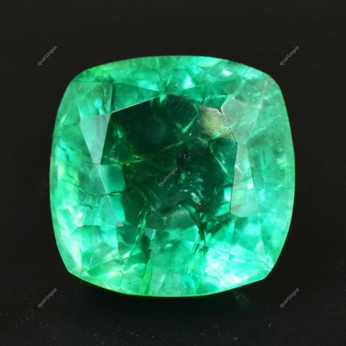 Pietra preziosa verde trattata