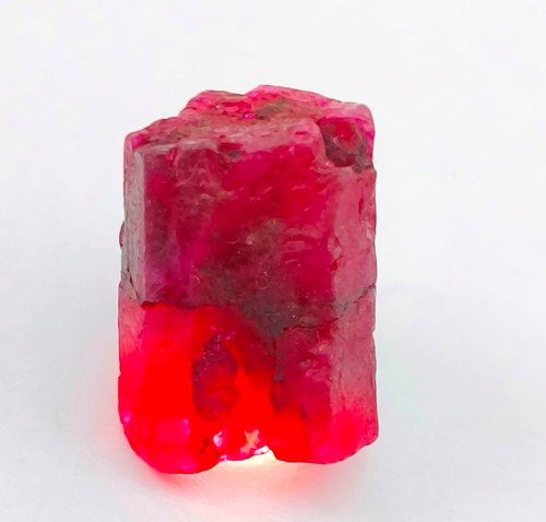 Pietra preziosa sfusa grezza