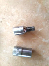 2 boccole marca beta n° 900 una esagonale da 8 mm. e una tork 900 n° 30 usate