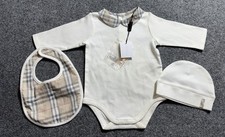 Burberry Infant Carina set 3