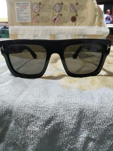 Vendo occhiali sole - vendo,