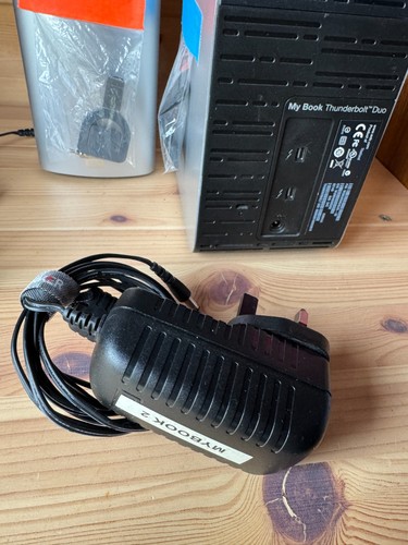Book thunderbolt duo 4 - my,