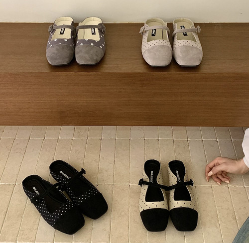 Scarpe basse ciabatte - , on