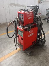 Saldatrice a filo continuo