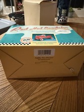 Nuovo con etichette Hallmark