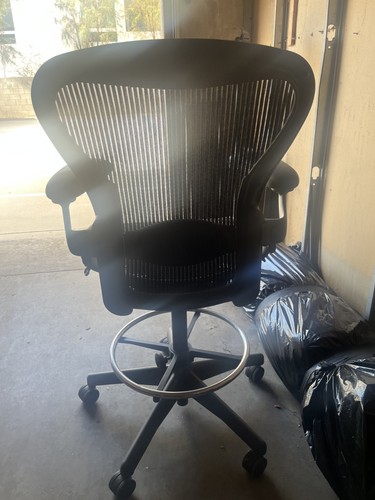 Herman miller aeron - miller, office