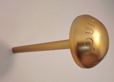 LOUIS VUITTON 2013 vetrina negozio rivetto borchia LV plastica oro spazzolato RARO