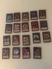 Lotto di 19 carte Yu-Gi-Oh con