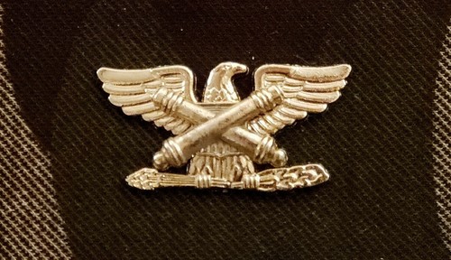 Spilla cappello distintivo