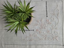 Tovaglia ricamata in punto