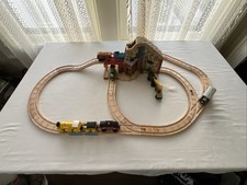 Trenino ferroviario in legno