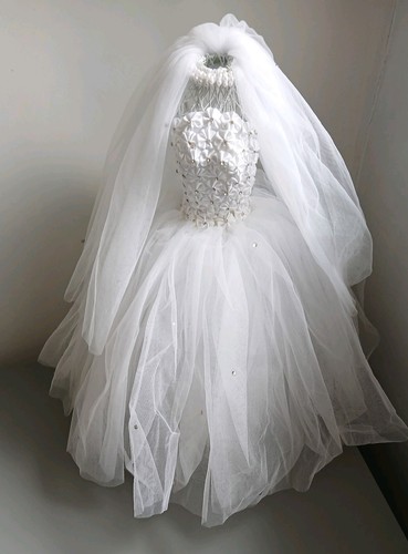 White wedding gown with veil - white,