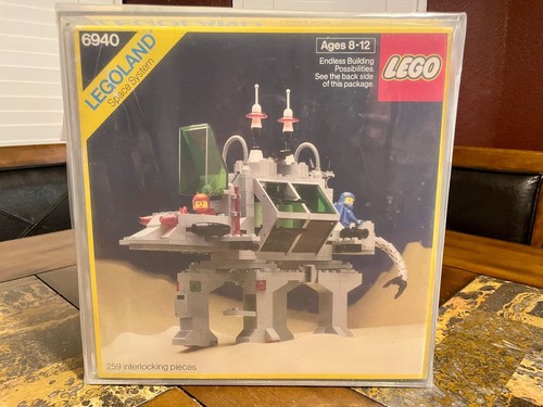 Lego 1986 alien moon - alien,